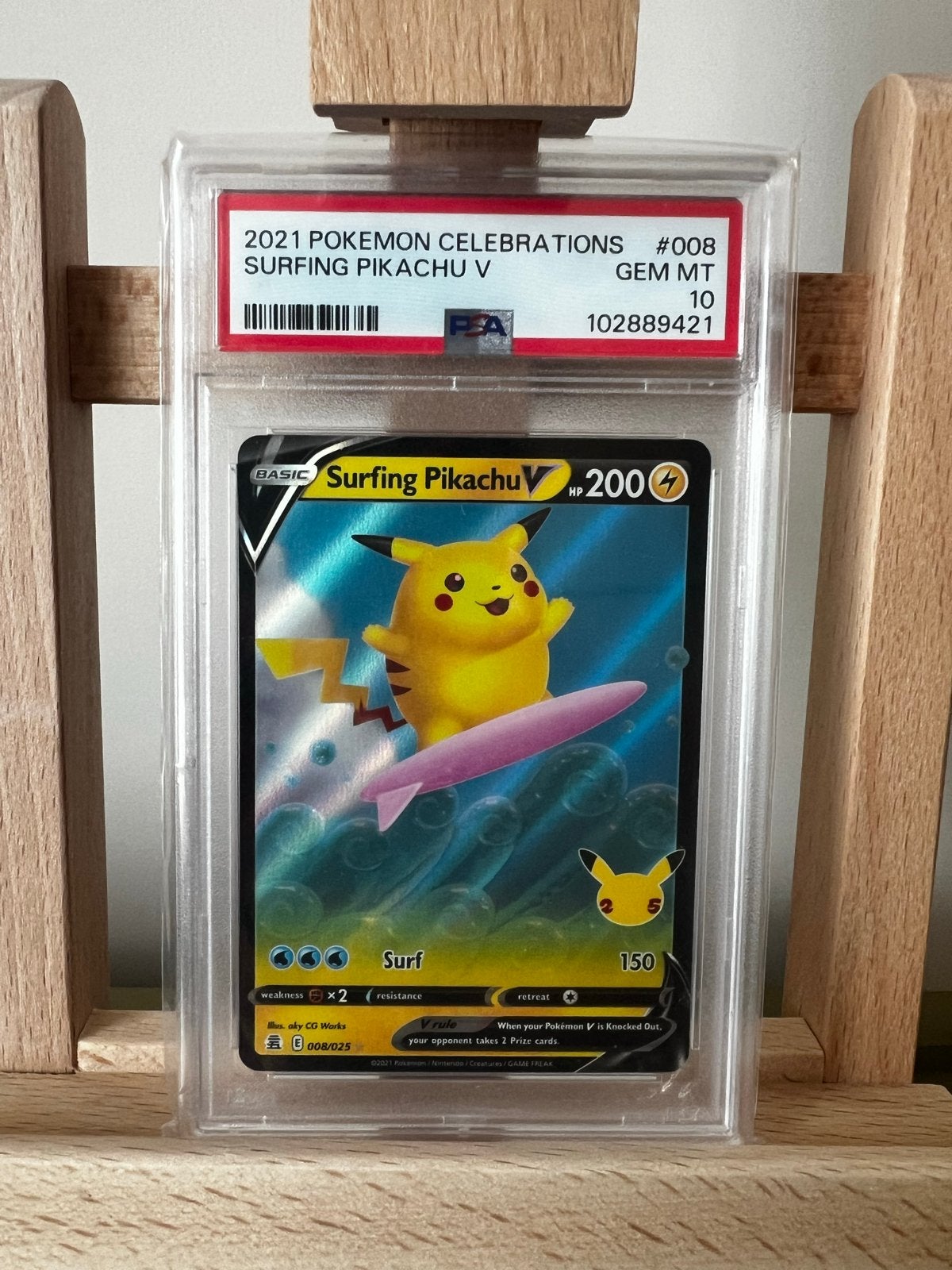 PSA 10 Surfing Pikachu V 2021 Celebrations Pokémon Kaart, Ophalen of Verzenden, Nieuw, Losse kaart