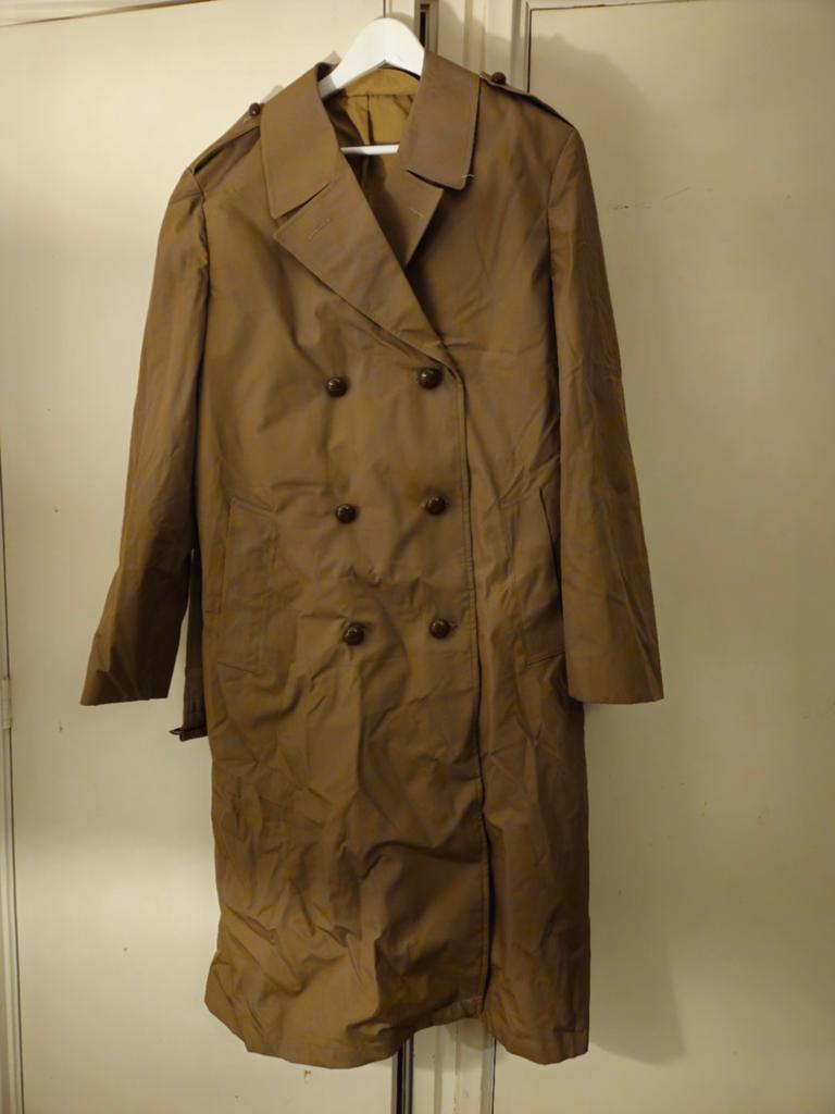 KL trenchcoat overjas, Verzamelen, Militaria | Algemeen, Ophalen of Verzenden, Landmacht, Nederland, Kleding of Schoenen