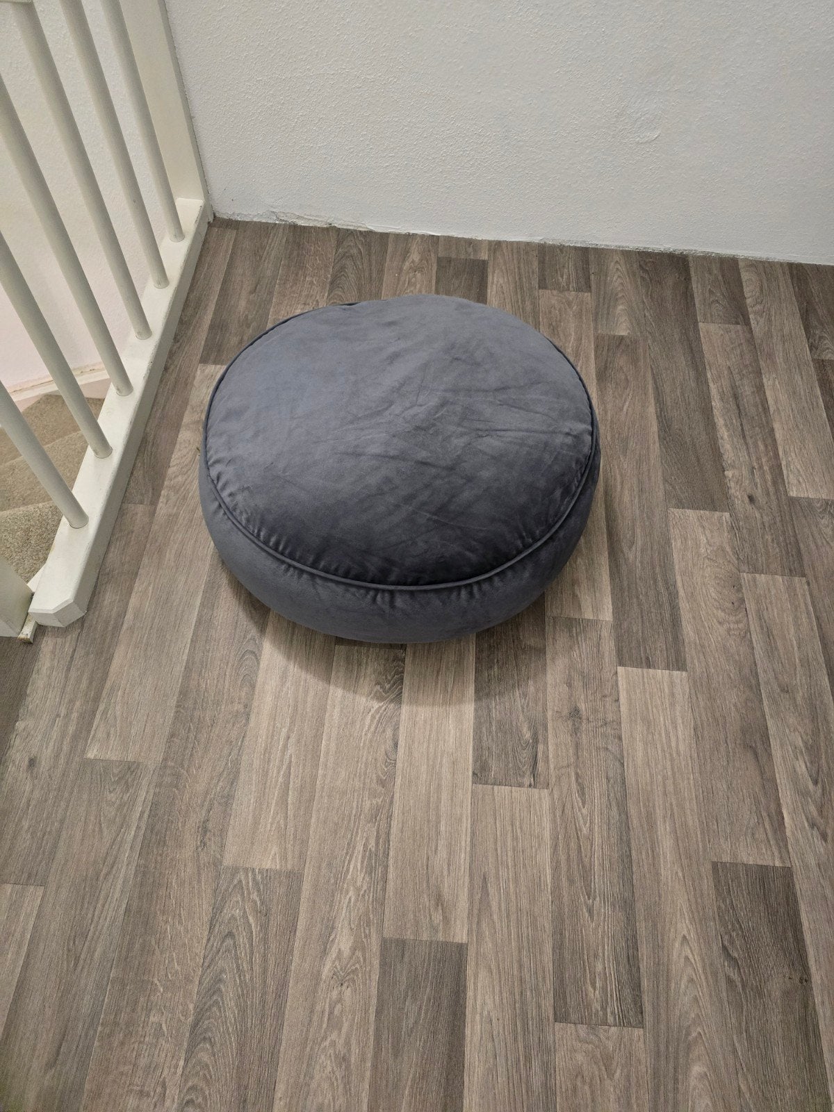 grijs velvet poef, Ophalen, Zo goed als nieuw, Rond, Minder dan 50 cm