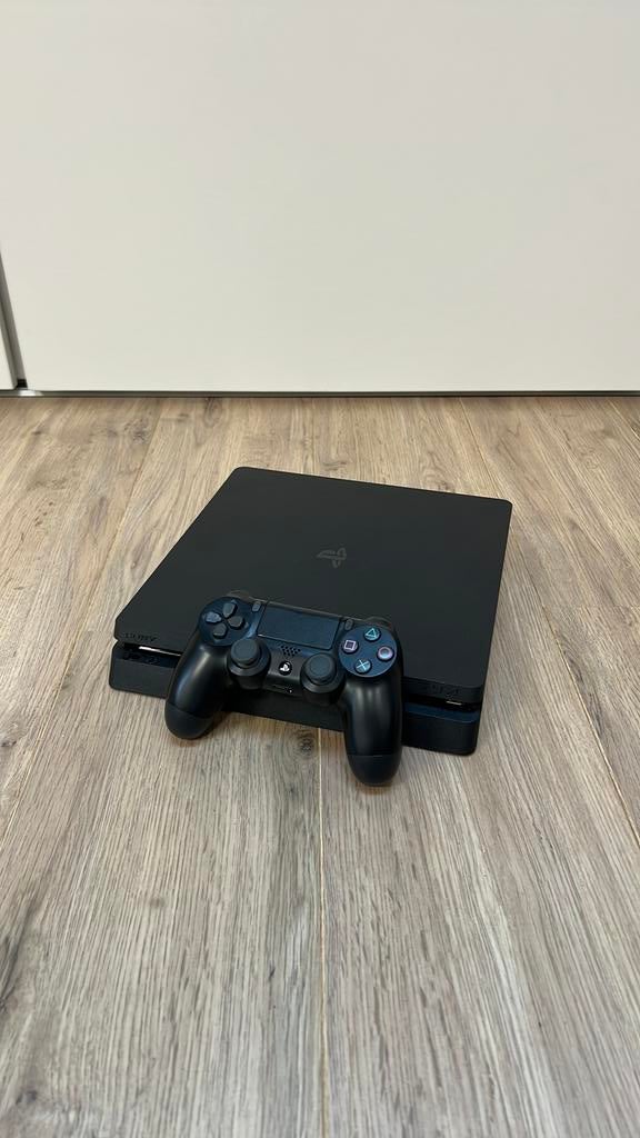 PlayStation 4 slim 500GB met garantie bundel, Spelcomputers en Games, Spelcomputers | Sony PlayStation 4, Zo goed als nieuw, Slim