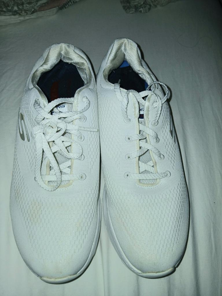 Witte Skechers Arch Fit sneakers, Ophalen of Verzenden, Gedragen, Wit, Sneakers of Gympen