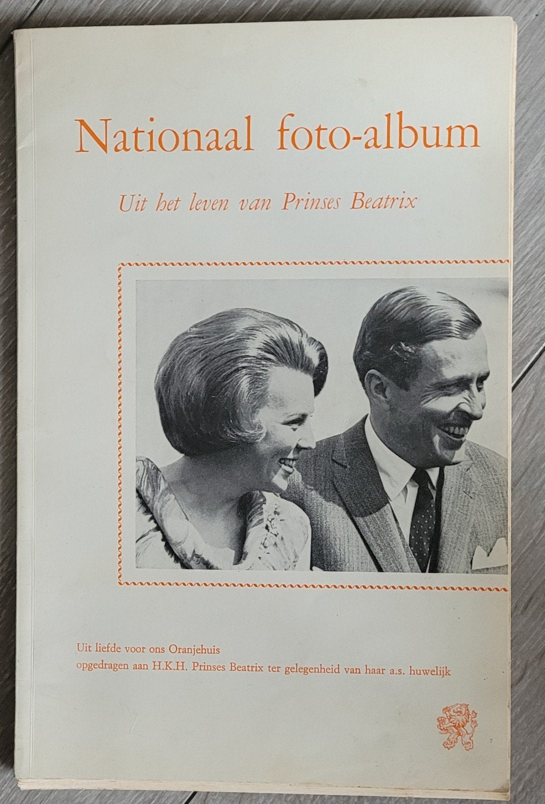 Nationaal foto-album: Uit het leven van Prinses Beatrix, Ophalen of Verzenden, Gebruikt, Nederland, Tijdschrift of Boek