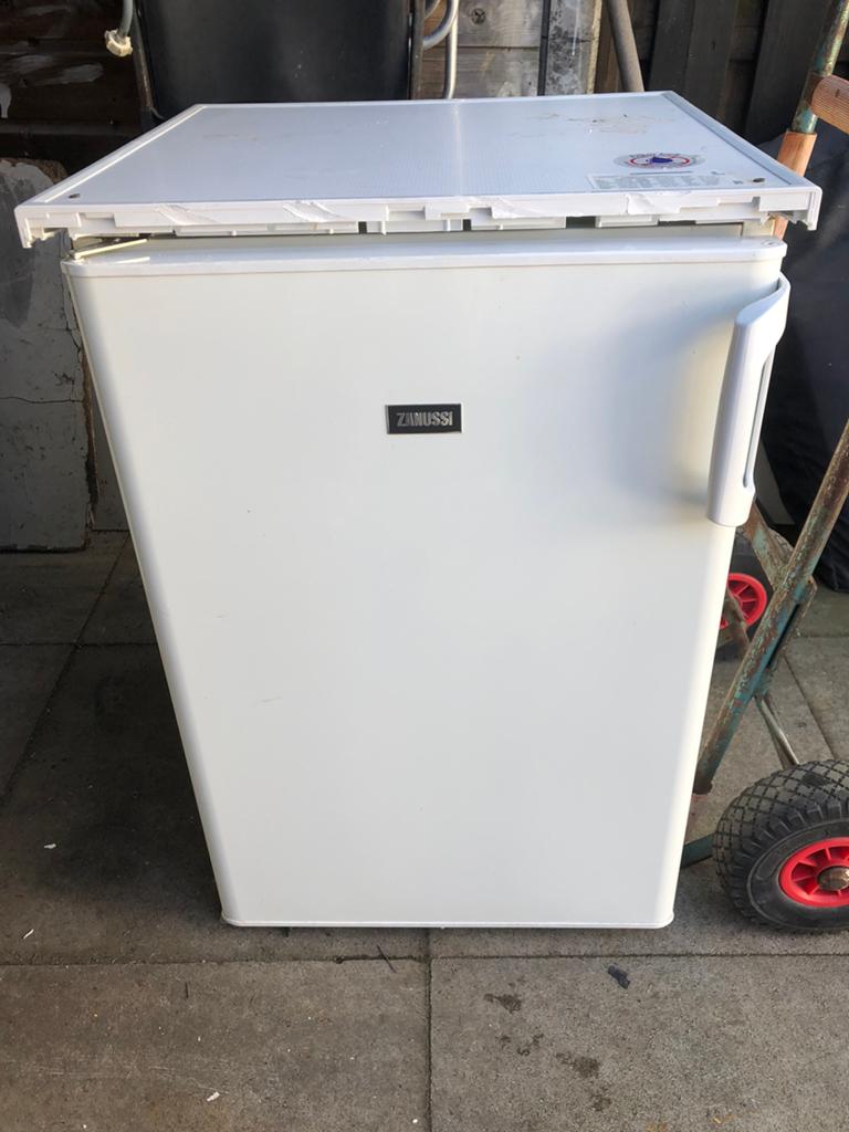t.k tafelmodel zanussi koelkast met vriesvakje, 85 tot 120 cm, Gebruikt, 100 tot 150 liter, Ophalen of Verzenden