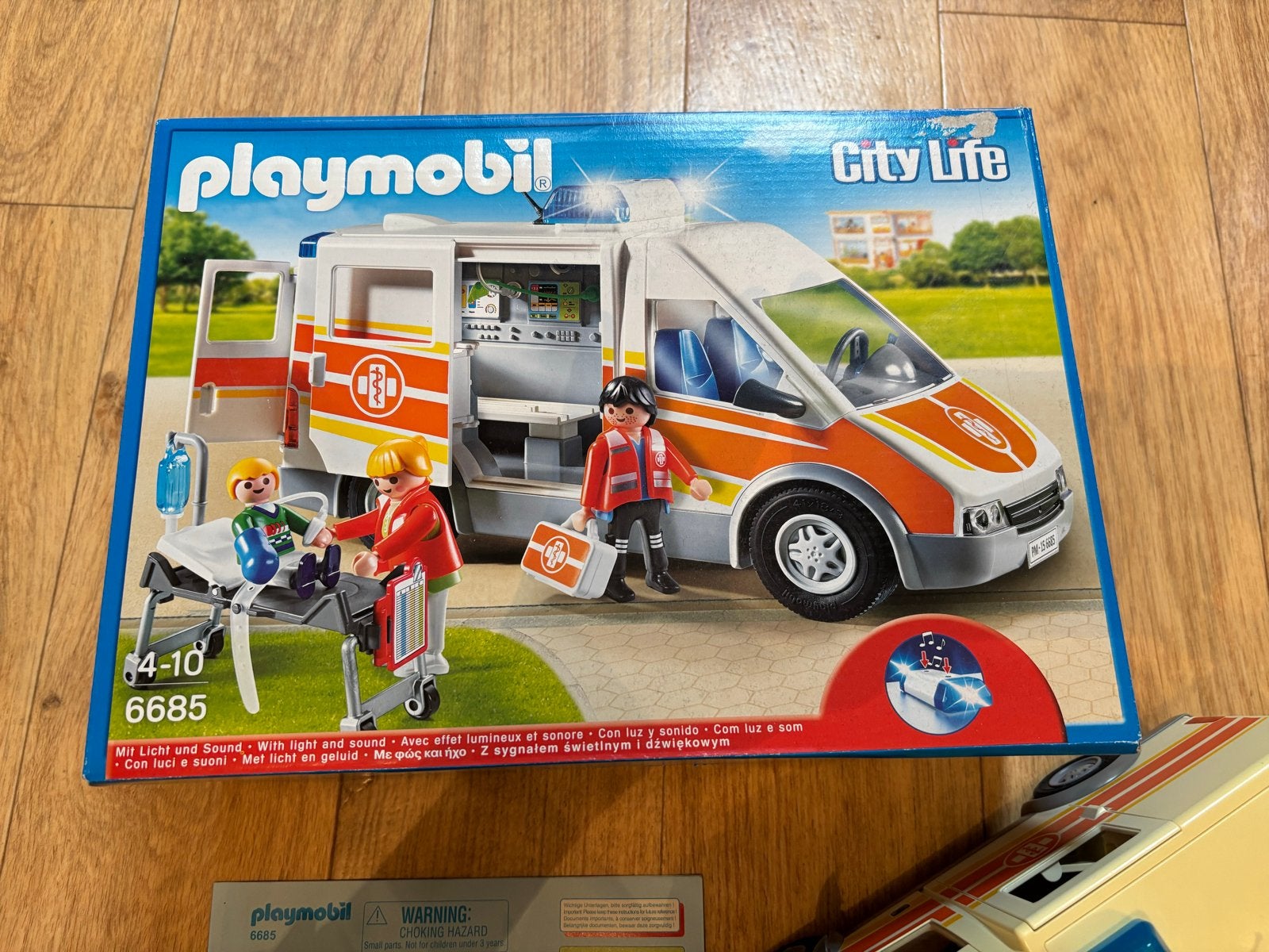 Playmobil City Life Ambulance 6685 met licht en geluid, Gebruikt, Complete set, Voertuig, Ophalen of Verzenden