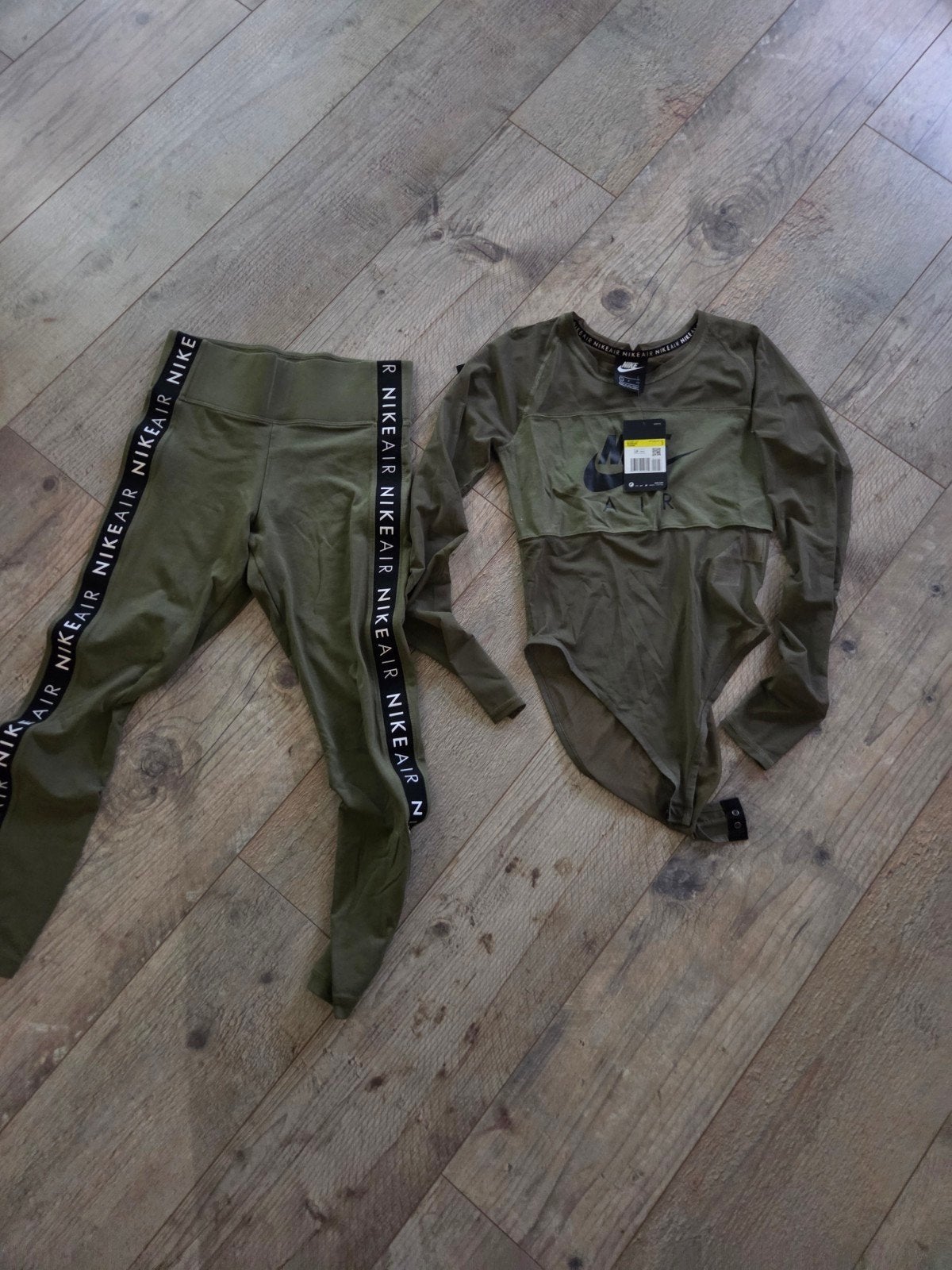 Nieuw Nike Sportkleding Body - Khaki Groen, Nike, Nieuw, Ophalen of Verzenden, Fitness of Aerobics