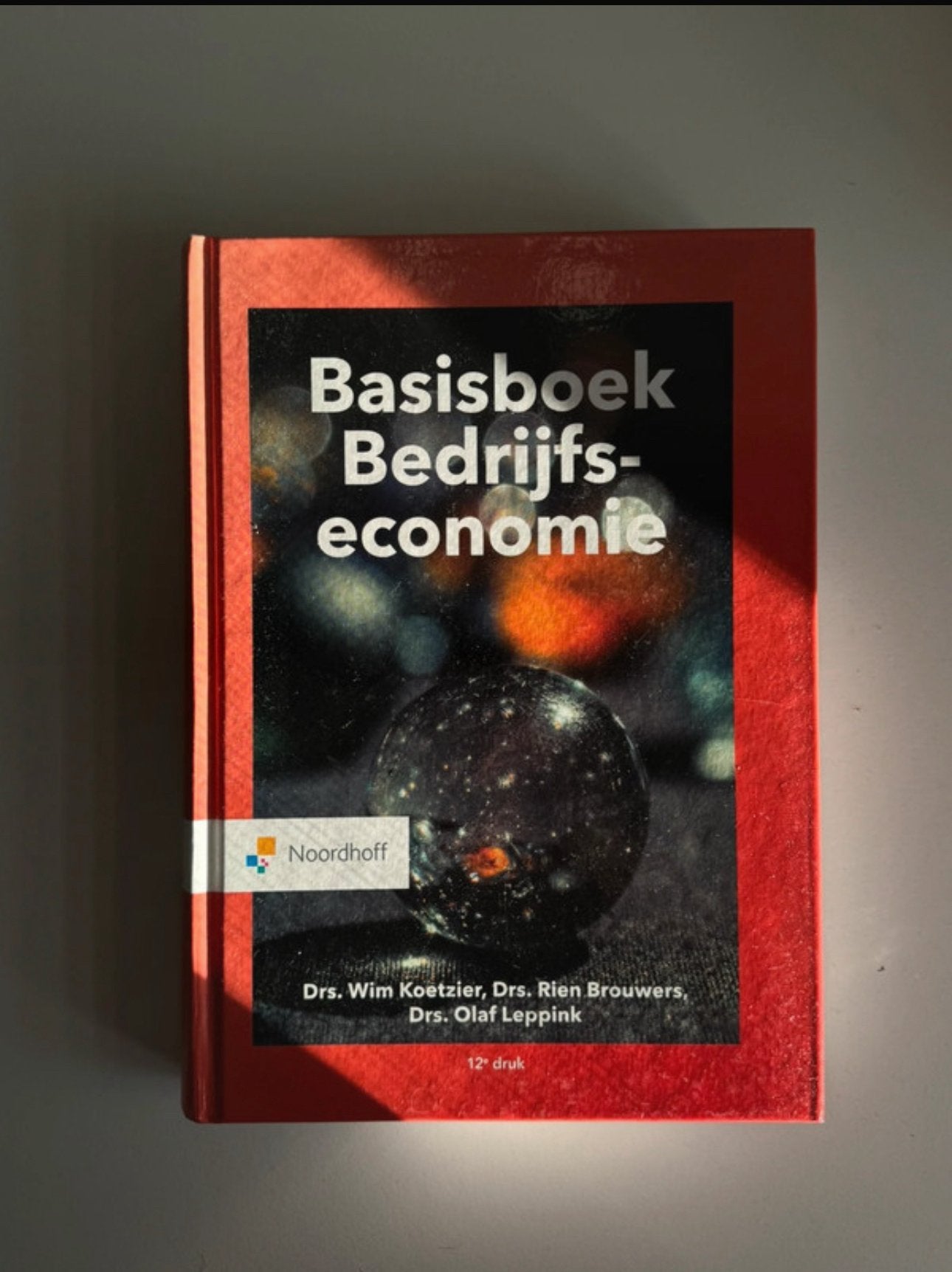 Basisboek bedrijfseconomie, Ophalen of Verzenden, Zo goed als nieuw, Economie en Marketing