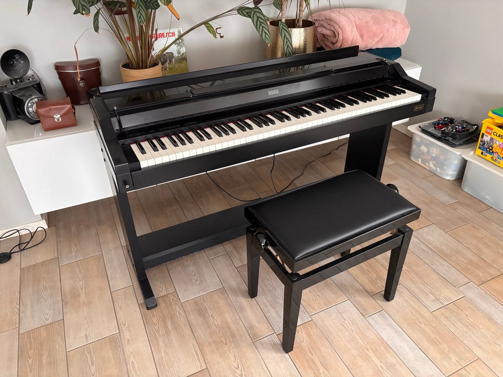 Elektrische piano van KORG met koptelefoonaansluiting, Muziek en Instrumenten, Piano's, Ophalen, Gebruikt, Zwart, Digitaal