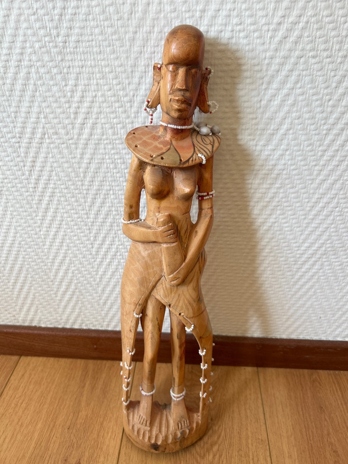 Houten Afrikaans Beeld - Vrouw met Kralen, Antiek en Kunst, Hout, Bruin, Afrika, Ophalen of Verzenden