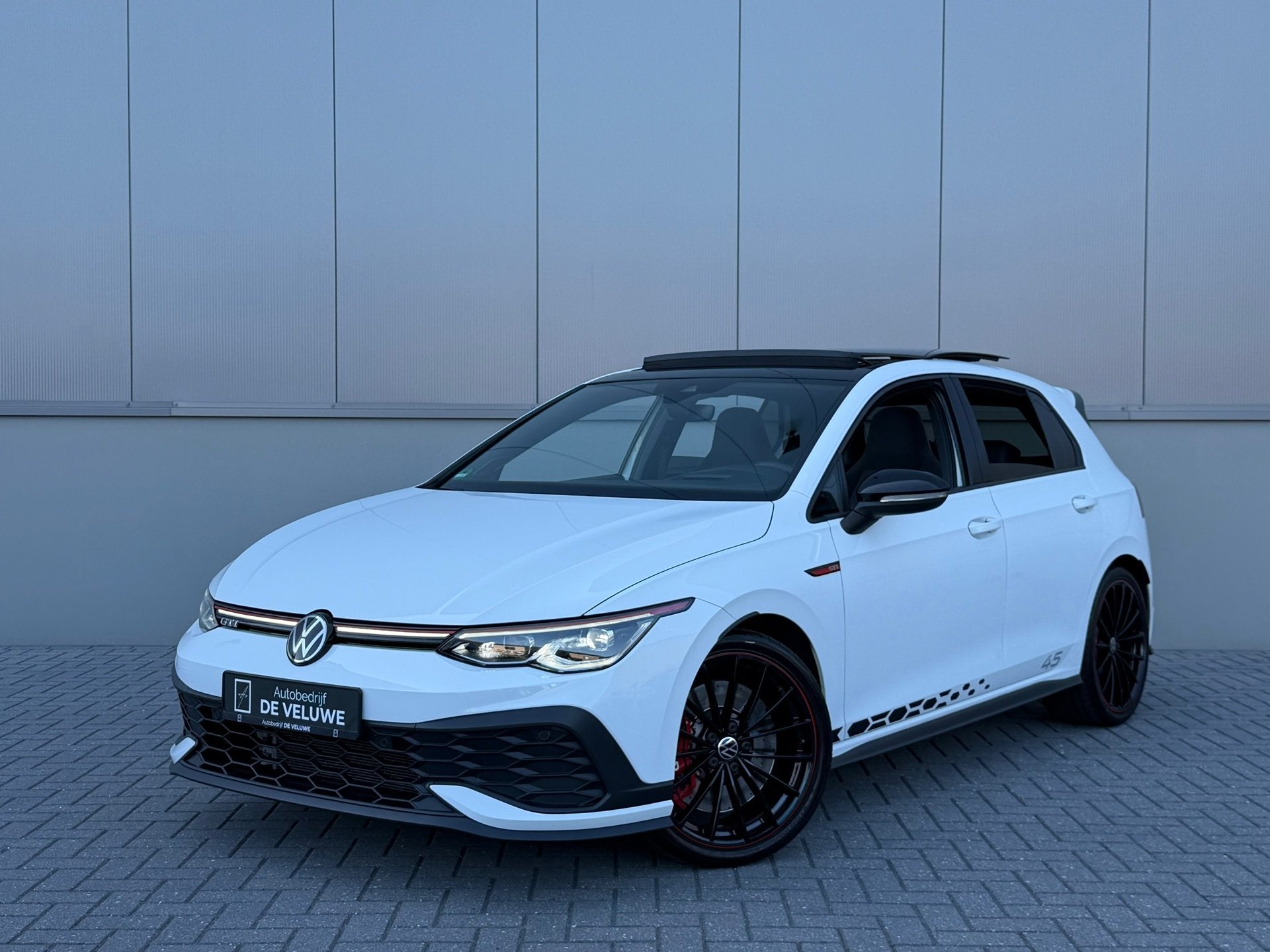 Volkswagen GOLF 2.0 TSI GTI Clubsport 45 Jahre Akra HuD H&K, Auto's, Volkswagen, 15 km/l, Gebruikt, 4 cilinders, Wit