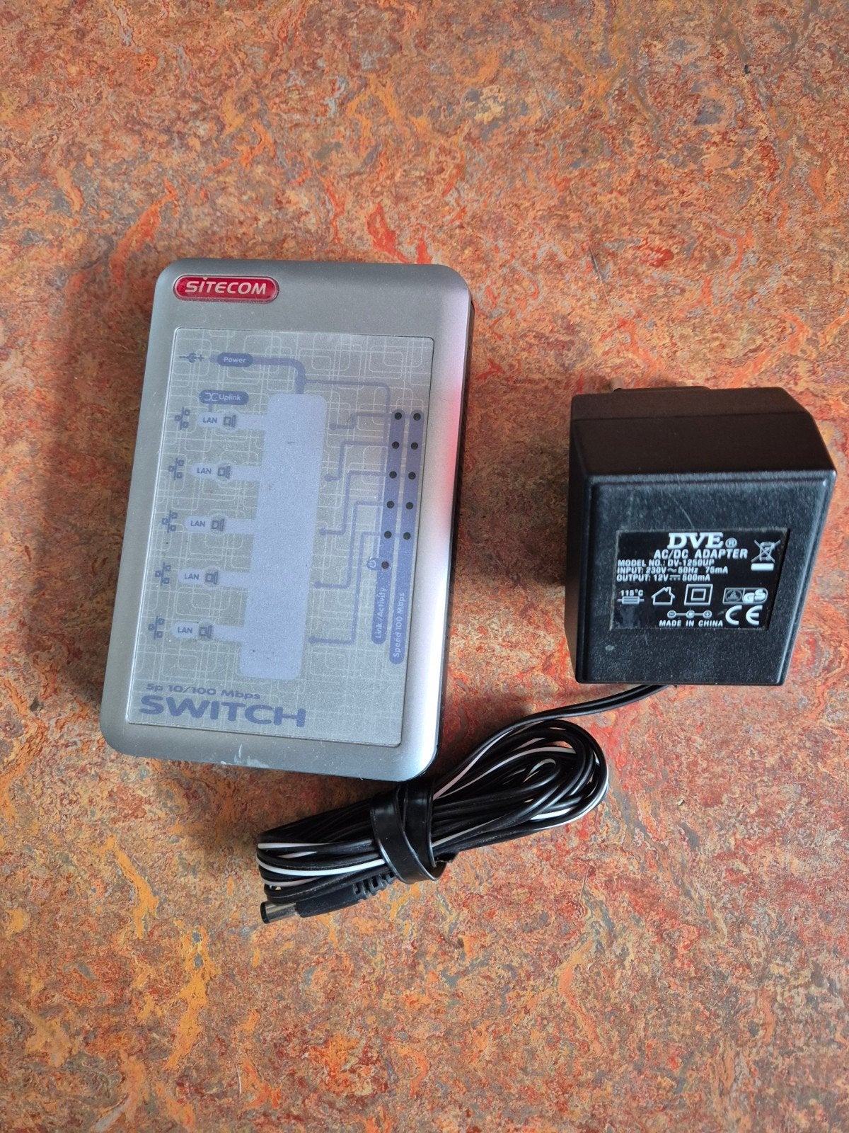 Sitecom 5-poorts 10/100 Mbps netwerk switch met adapter, Ophalen of Verzenden, Gebruikt