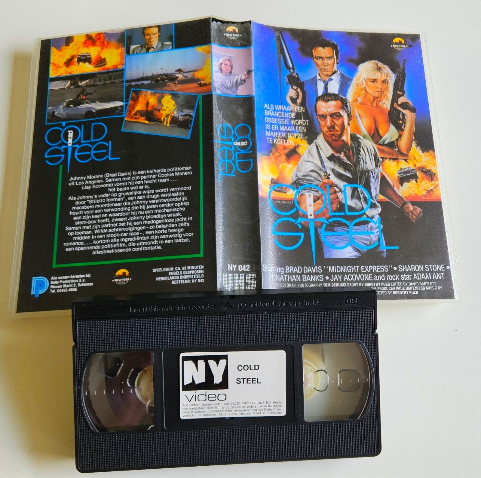 Cold Steel VHS band - Sharon Stone en Brad Davis, Nederlands ondertiteld, Vanaf 16 jaar, Ophalen of Verzenden, Actie en Avontuur