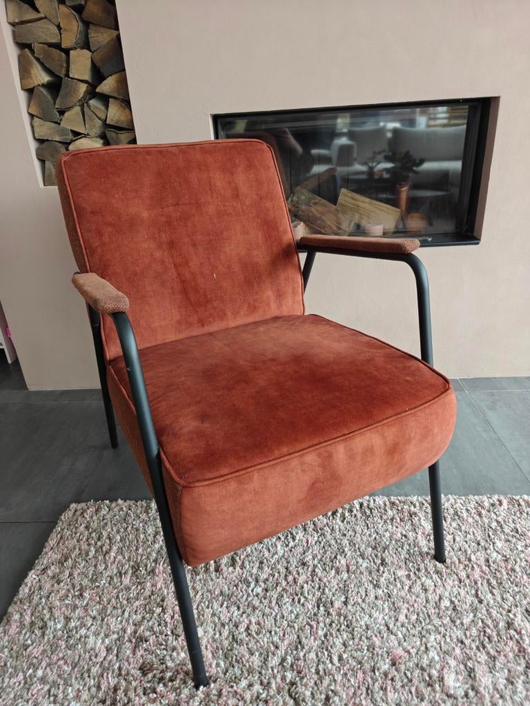 Comfortabele fauteuil - koper bruin stof met zwart frame, Ophalen, Modern, Industrieel, Comfortabel, Zo goed als nieuw, Stof