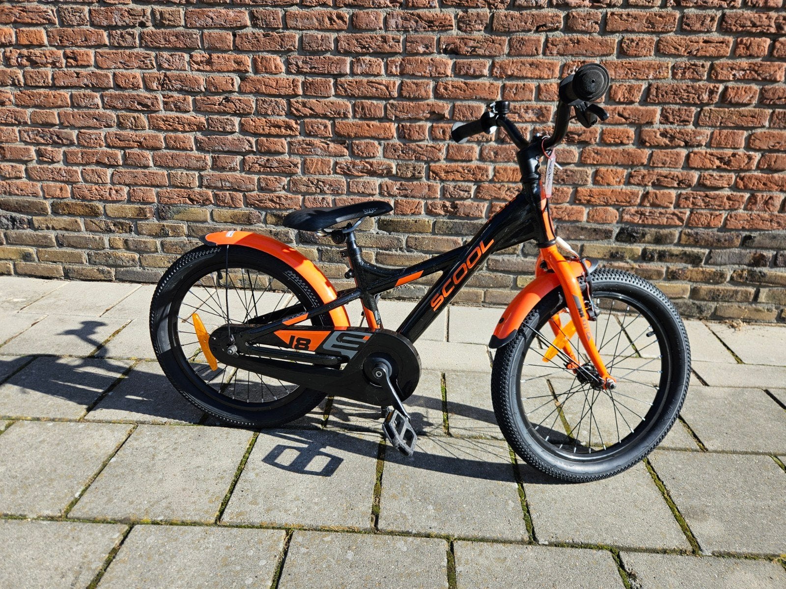 SCOOL 18 inch jongensfiets - Nagekeken en nette staat, Terugtraprem, 16 tot 20 inch, Scool, Ophalen of Verzenden