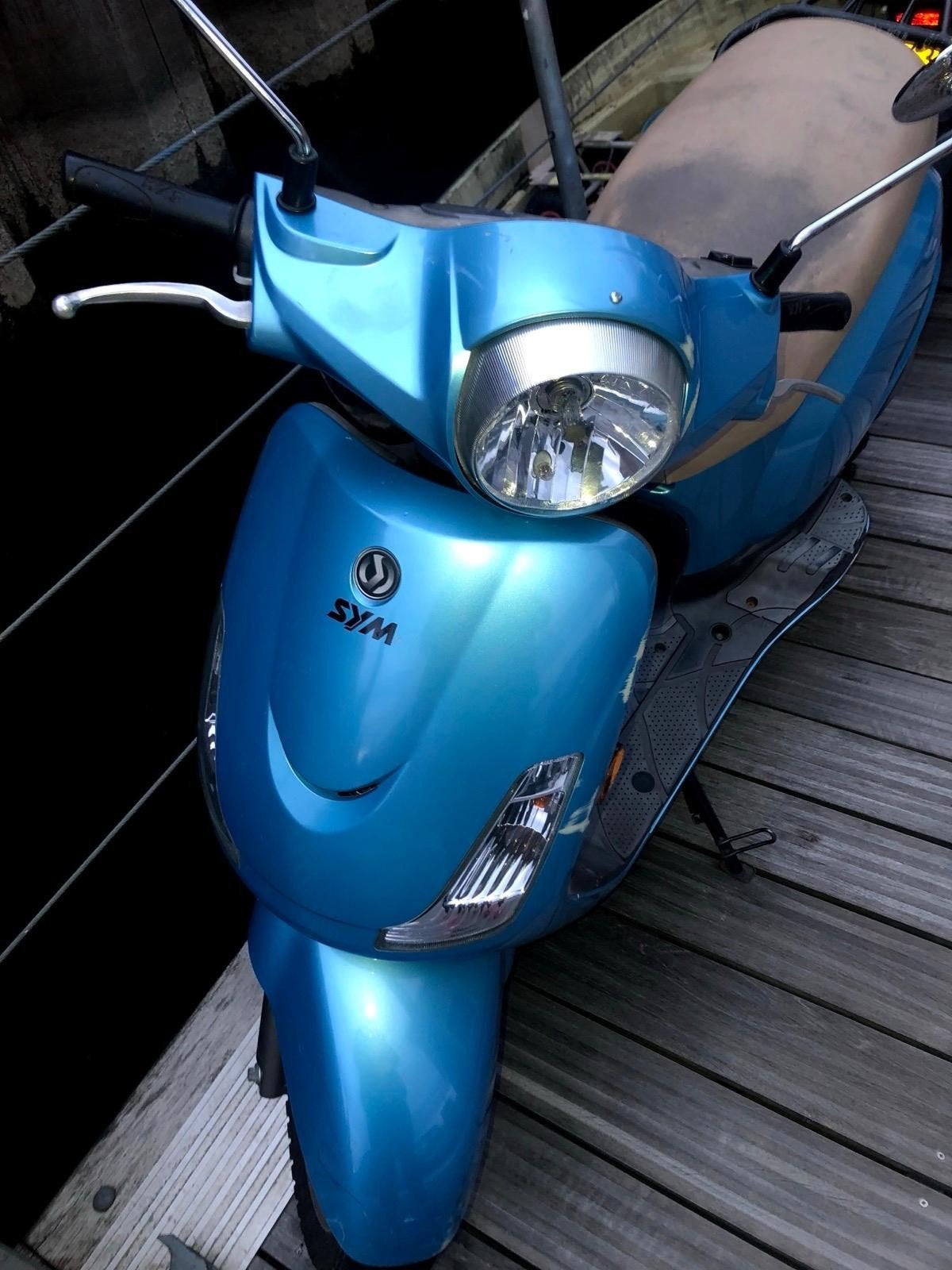 Sym Fiddle scooter - gebruikt in goede staat, Ophalen, Maximaal 45 km/u, Zo goed als nieuw, Benzine
