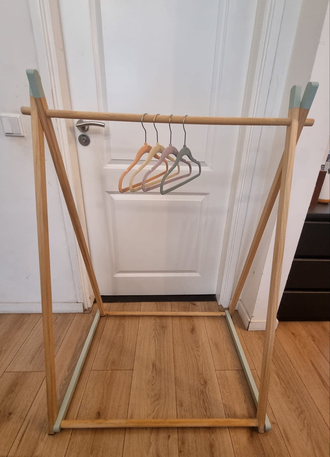 Houten kledingrek van Søstrene Grene, Gebruikt, 100 tot 150 cm, Ophalen of Verzenden, Staande kapstok