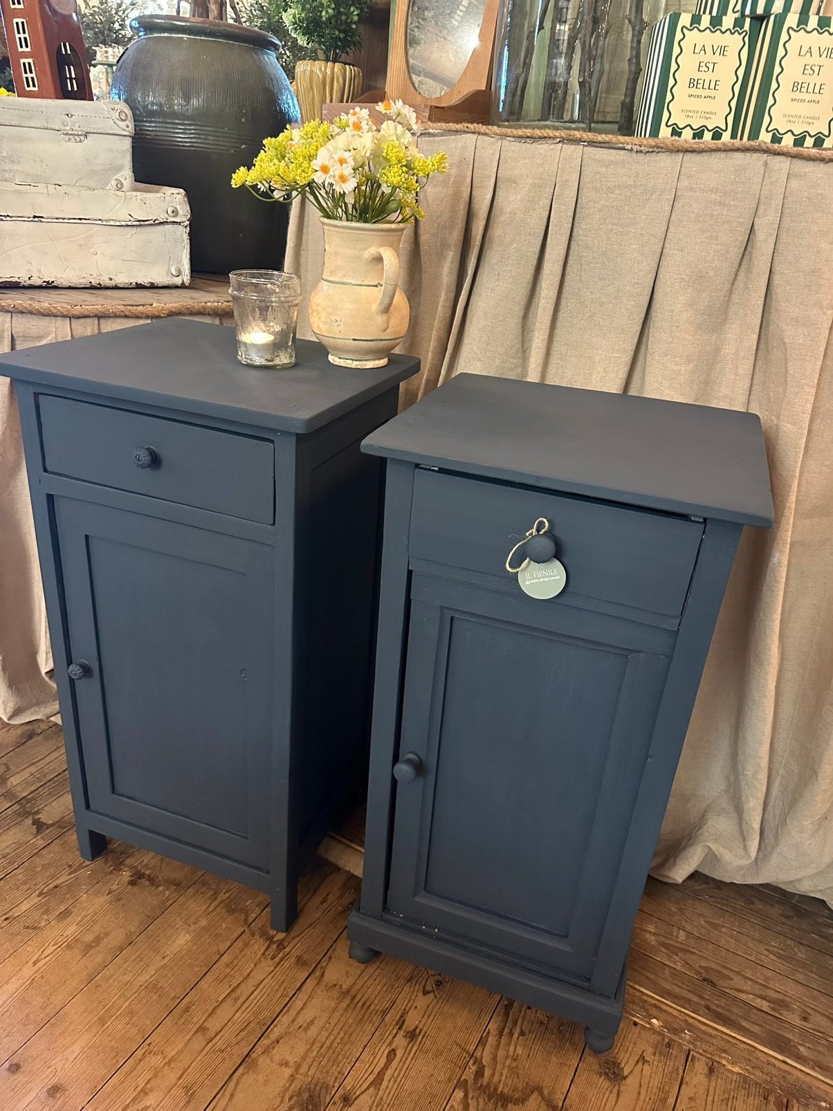 Leuke houten set nachtkastjes in de kleur Denim, landelijk, Huis en Inrichting, Slaapkamer | Nachtkastjes, Zo goed als nieuw, 70 cm of meer