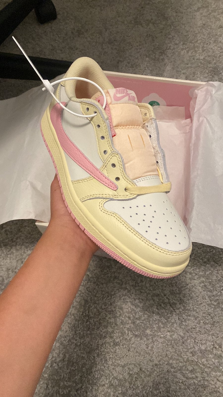 Nike Travis Scott Shy pink - Maat 36, Ophalen of Verzenden, Nieuw