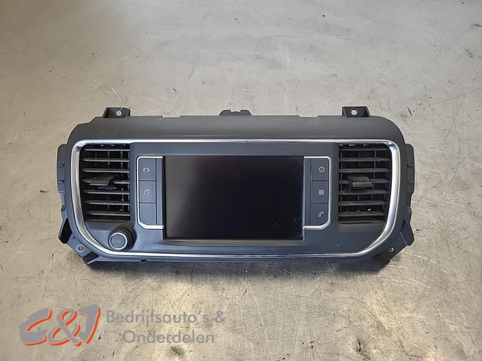 Navigatie Display van een Opel Vivaro, Gebruikt, -, -, Opel