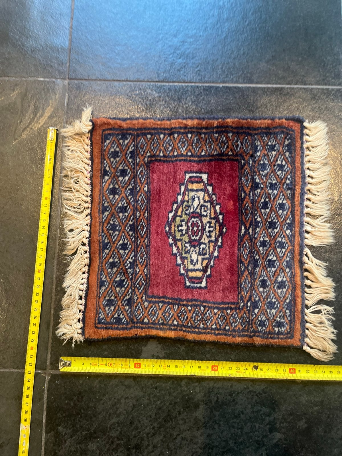 Handgeknoopt Perzisch tapijtje - Rood/Blauw, Minder dan 50 cm, Vierkant, Ophalen of Verzenden, Zo goed als nieuw