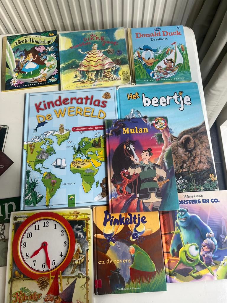 Kinderboeken: Alice, Monsters en Co, Mulan, Wereldatlas, Ophalen of Verzenden, Gelezen, Fictie algemeen