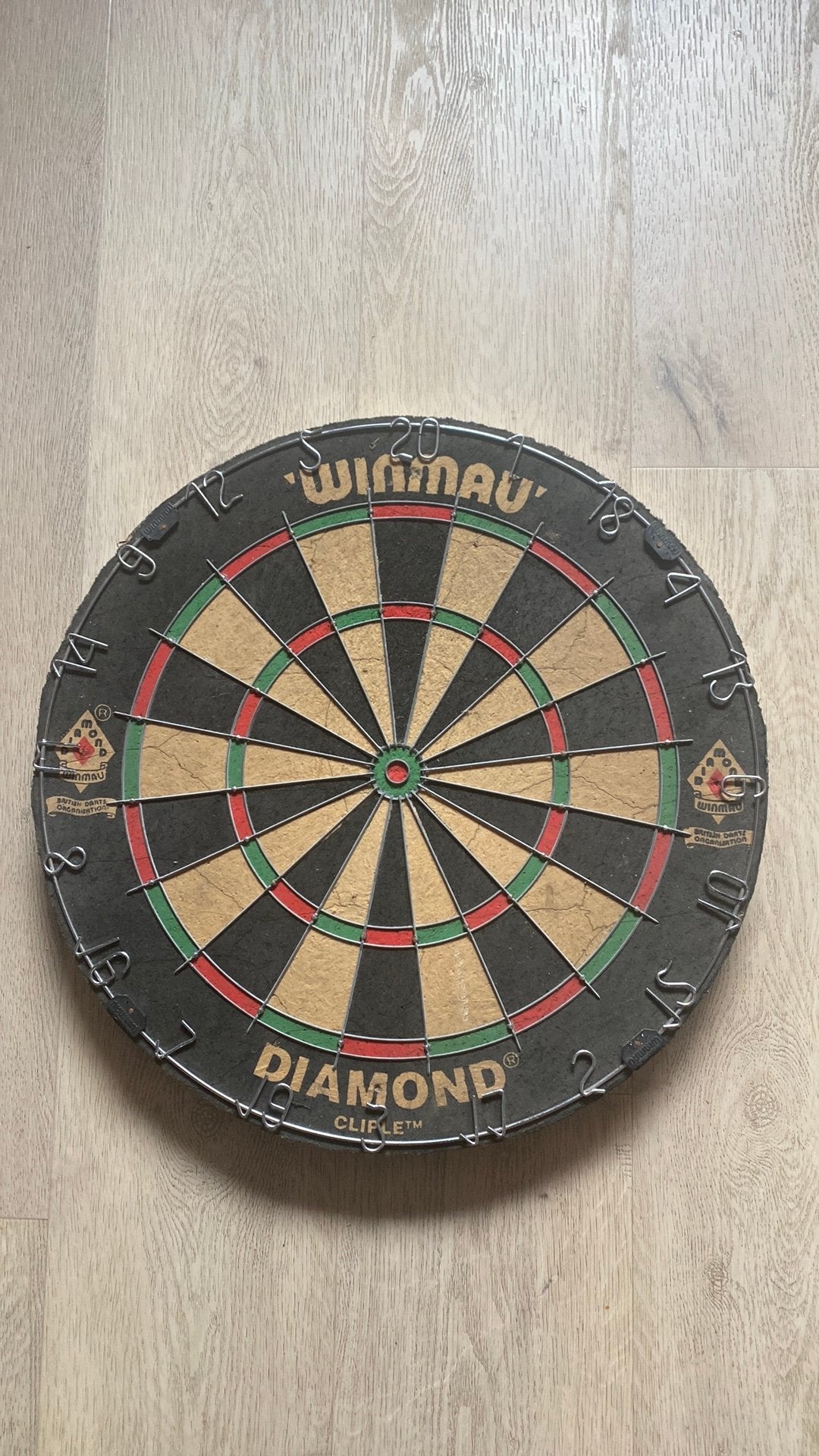 Winmau dartbord, Ophalen, Zo goed als nieuw, Dartbord