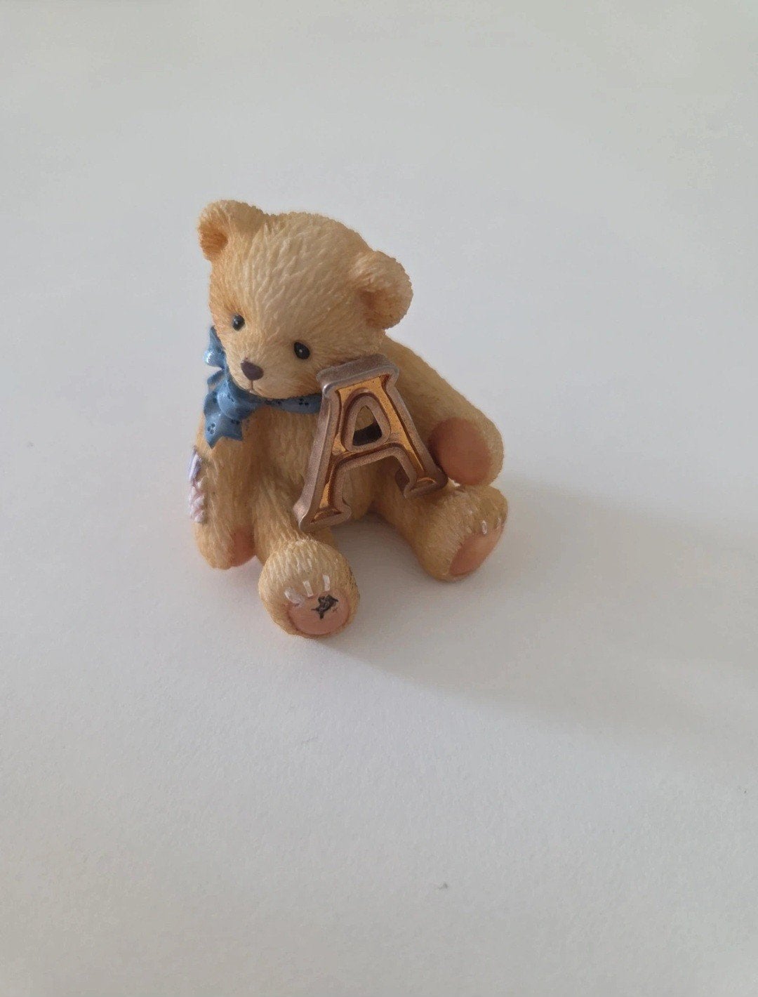 Cherished teddies - Alpha - 305995, Ophalen of Verzenden, Zo goed als nieuw, Beeldje, Cherished Teddies