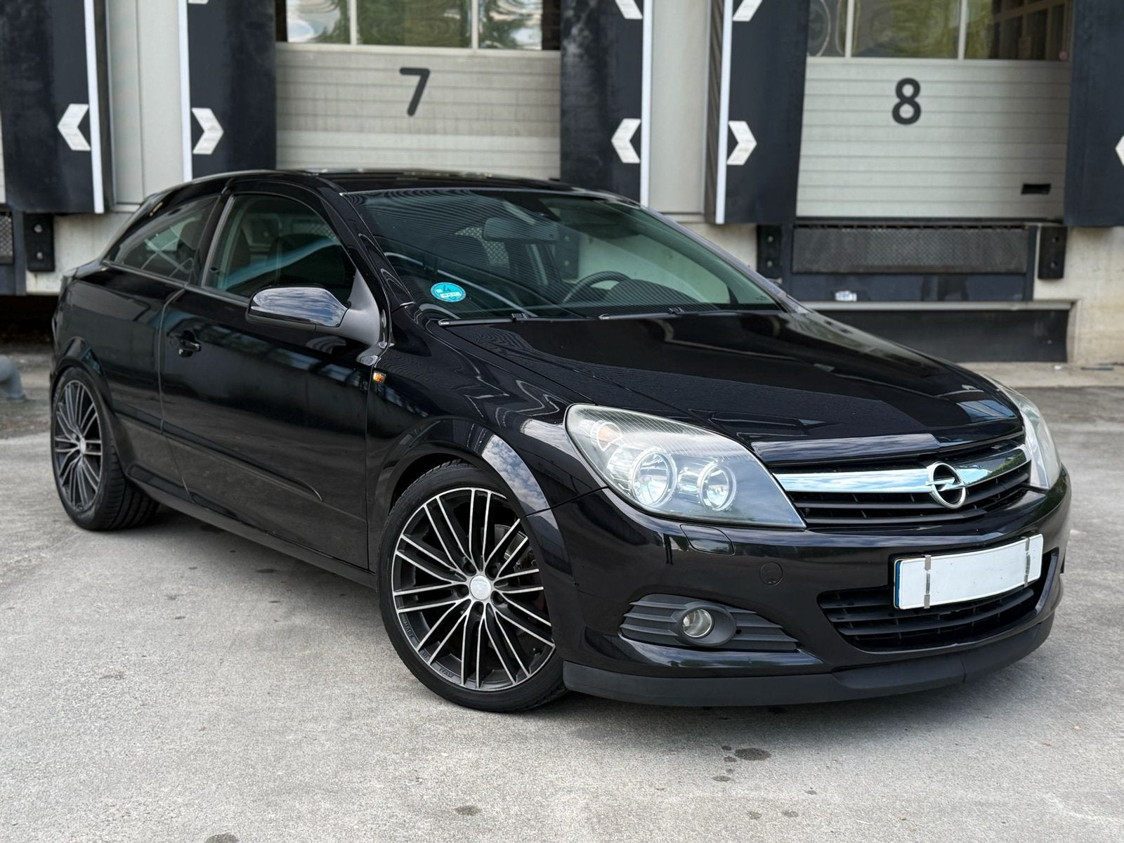 Opel Astra GTC, Auto's, Zwart, 4 cilinders, Leder en Stof, Zwart