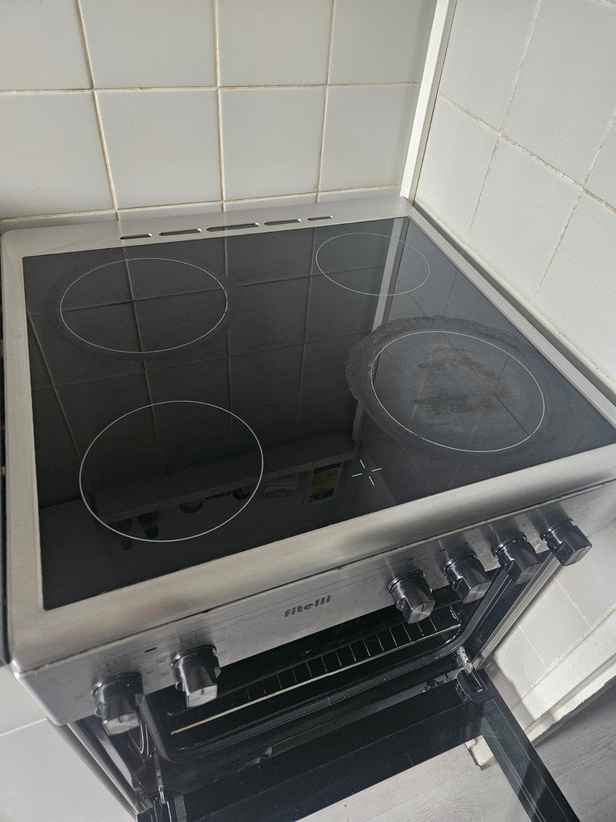 Fitelli Vrijstaand Keramisch Fornuis met Oven, Witgoed en Apparatuur, Gebruikt, Keramisch, Energieklasse A of zuiniger, 85 tot 90 cm