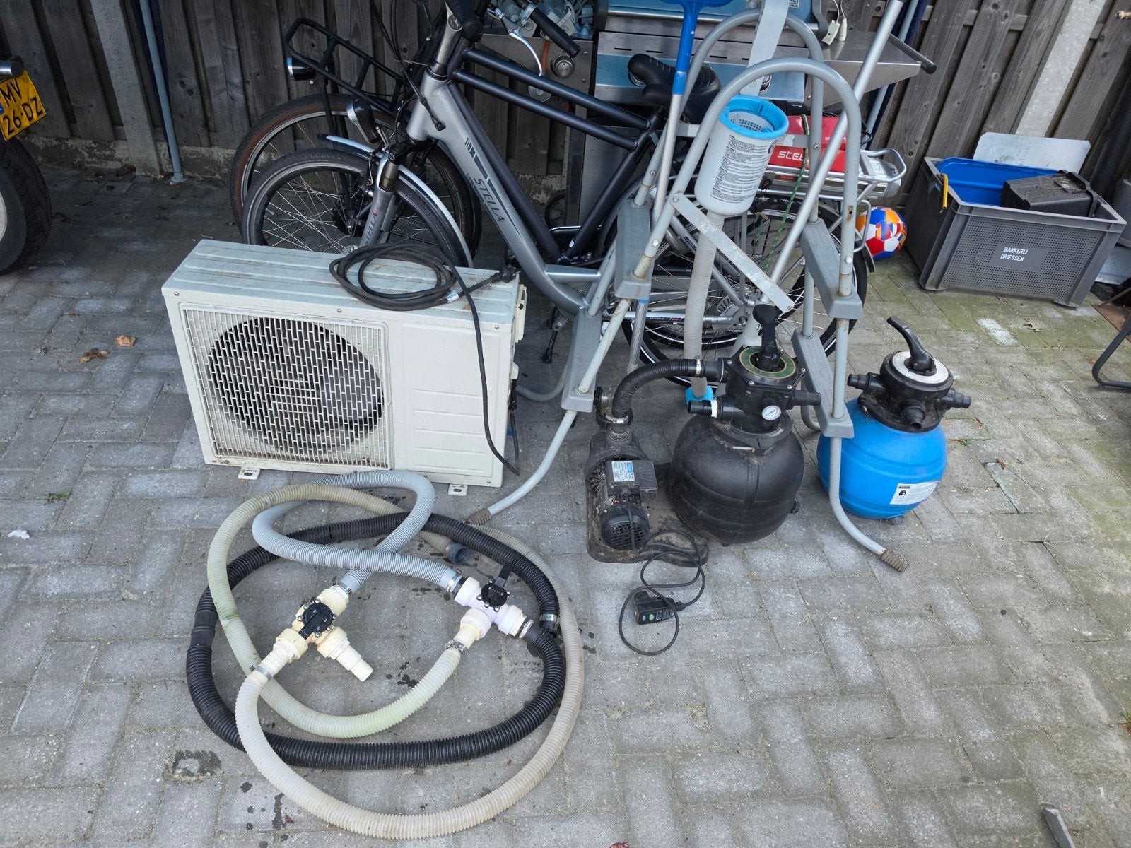 Zwembad set: Warmtepomp, filters, pomp, bypass en trap, Ophalen, Gebruikt, Verwarming