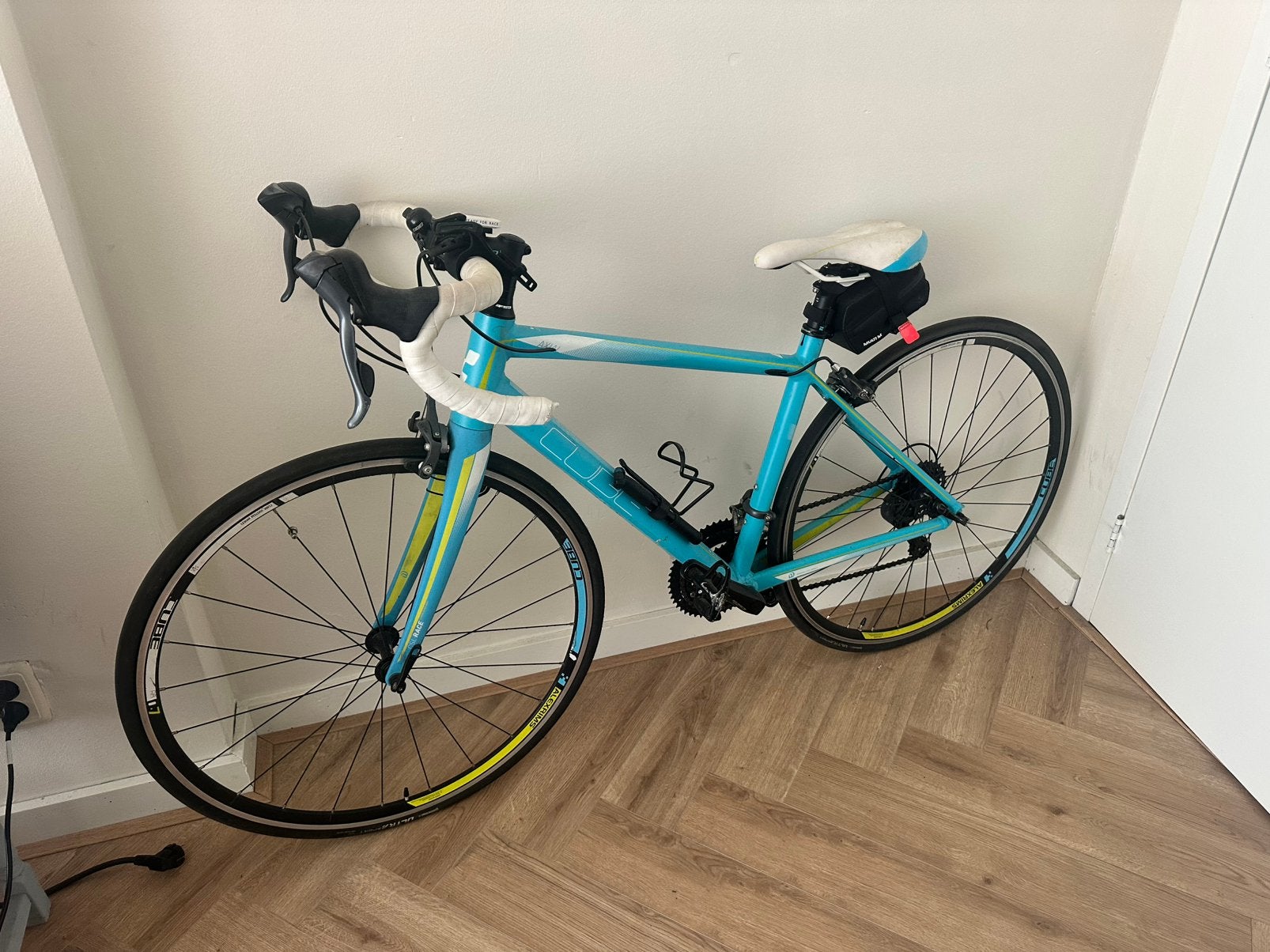 Cube Axial WLS Race Dames | Framemaat 50 | Shimano Claris, Aluminium, 49 tot 53 cm, Zo goed als nieuw, Meer dan 20 versnellingen