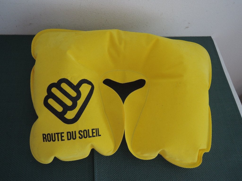 Route du soleil nekkussen, Geel, Ophalen of Verzenden, Zo goed als nieuw, Overige typen