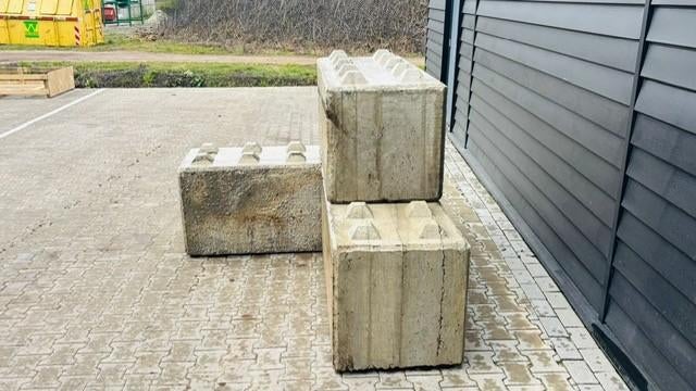 megablokken 150x60x60 met nok gebruikt  49 stuks, Tuin en Terras, Ophalen of Verzenden, Gebruikt, Beton, Overige typen