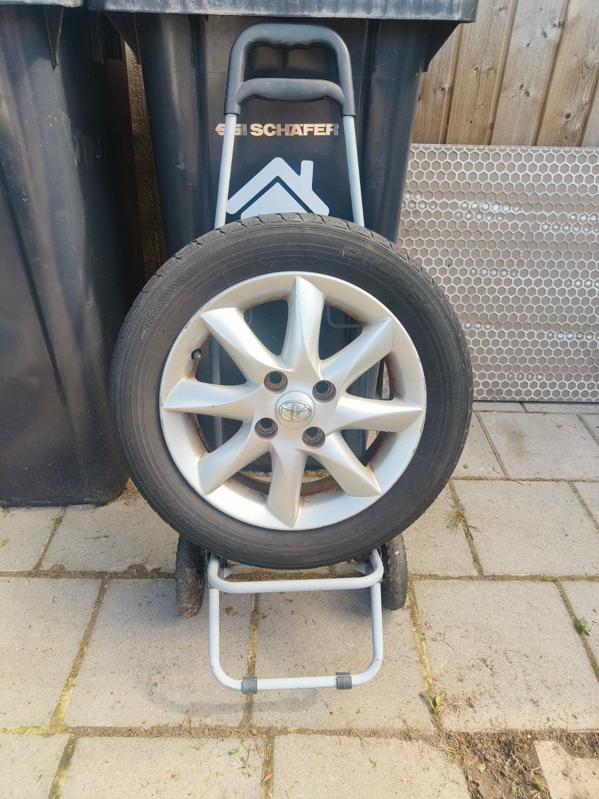 Aluminium velg met band voor Toyota Aygo, Ophalen, 14 inch, Gebruikt, 155 mm