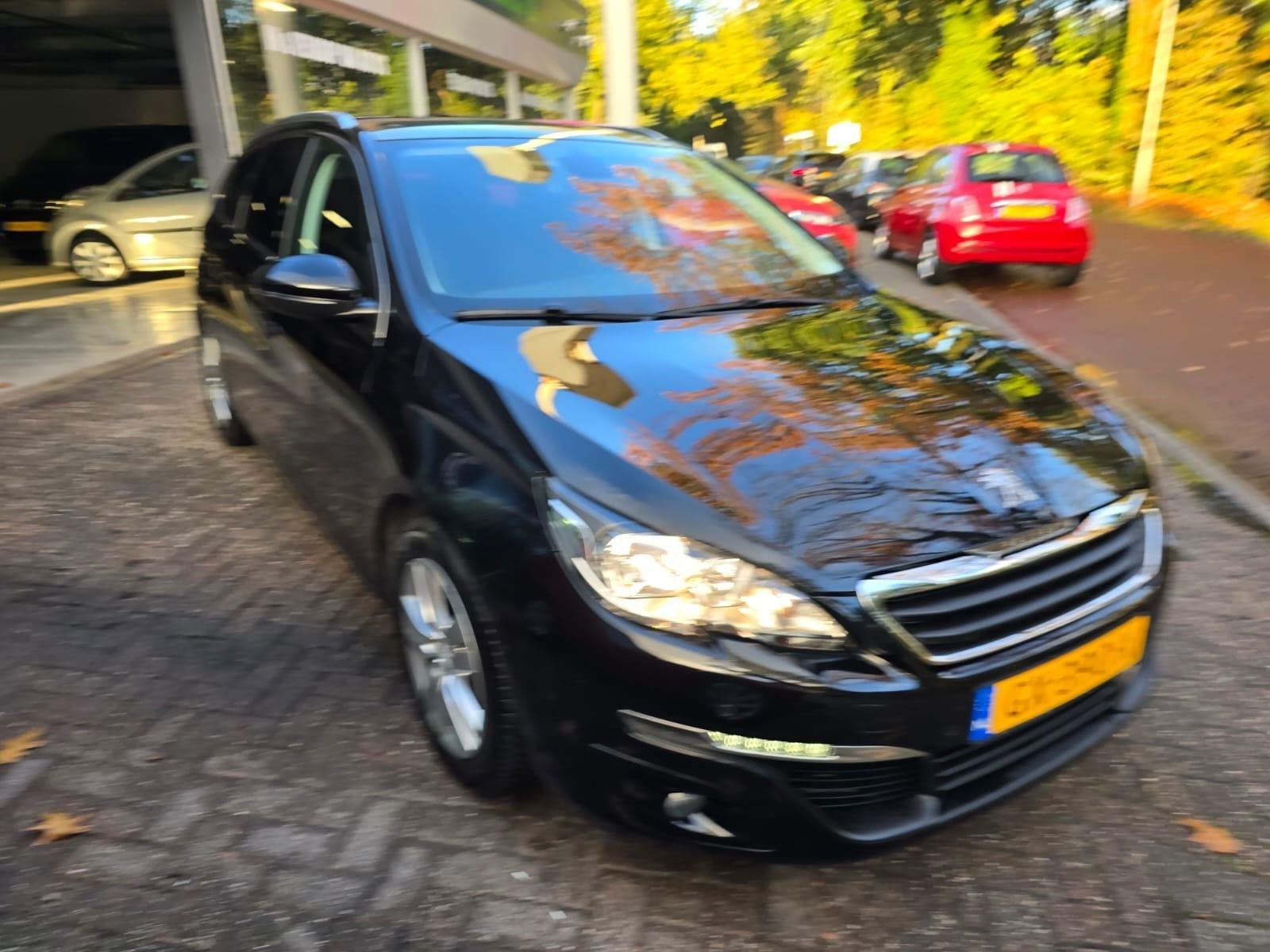 Peugeot 308 SW 1.6 BlueHDI Blue Lease Executive Pack | PANO, Voorwielaandrijving, Dealer onderhouden, Stof, Gebruikt