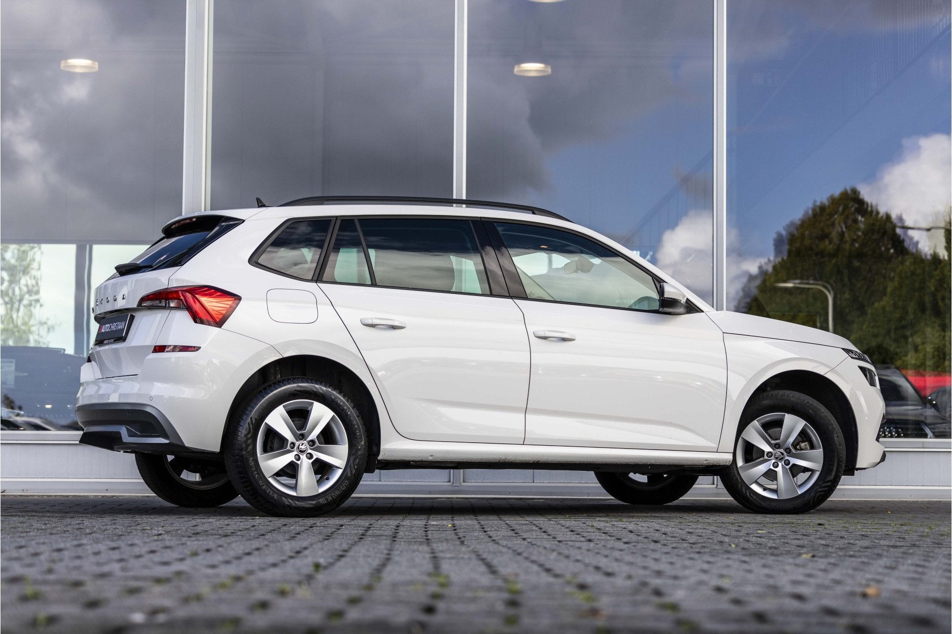 Skoda Kamiq 1.0 TSI Ambition | NL Auto | LED | Carplay, 12 maanden, Stof, Gebruikt, 610 kg
