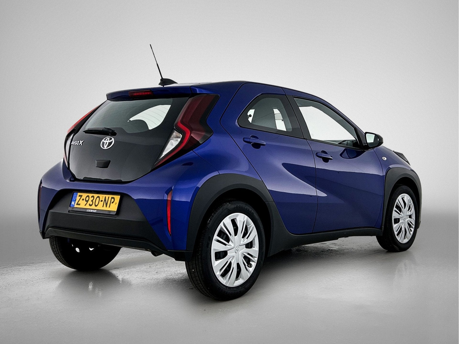 Toyota Aygo X 1.0 VVT-i MT Play | Airco | Adaptieve cruise c, 12 maanden, Gebruikt, 920 kg, Origineel Nederlands