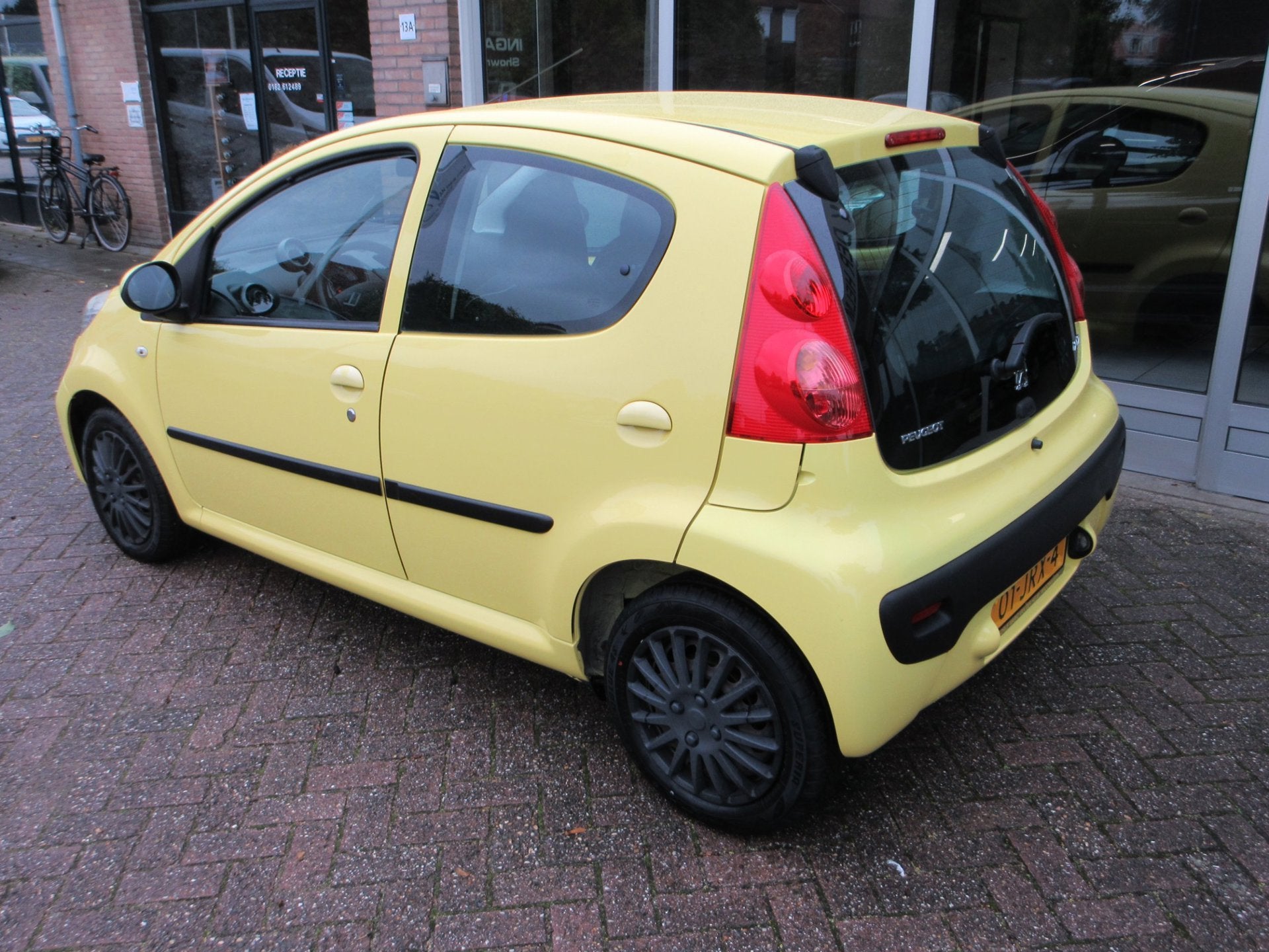 Peugeot 107 1.0-12V XS Automaat, Stof, Gebruikt, Zwart, 4 stoelen
