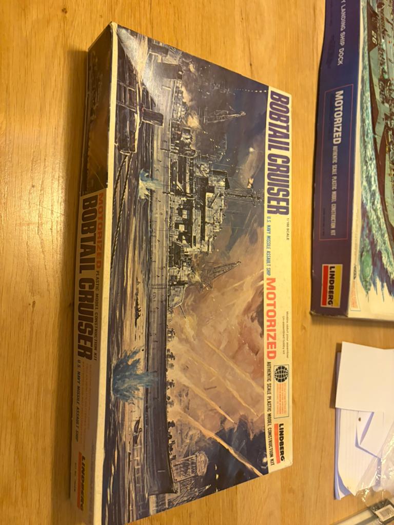 Lindberg bobtail cruiser us navy 1/160 no. 7408M, Ophalen, Zo goed als nieuw, 1:144 of kleiner