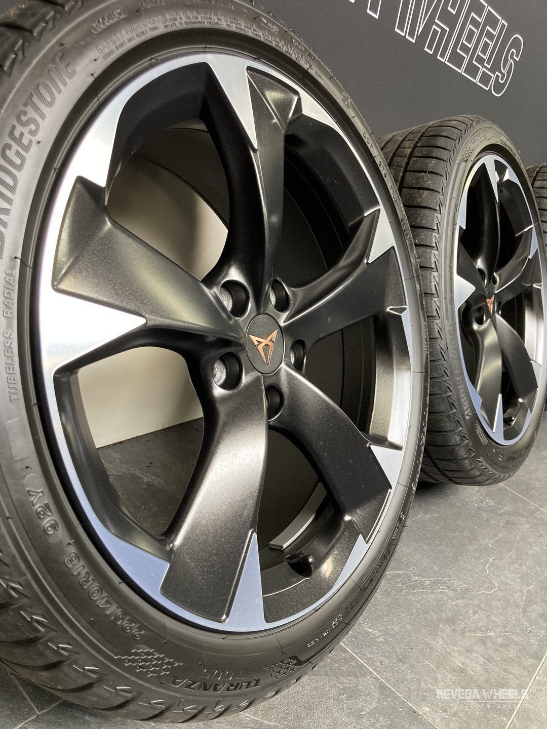 18” originele Seat Cupra Leon velgen + banden 5x112 5FA60102, Auto-onderdelen, Banden en Velgen, 18 inch, Gebruikt, -, -