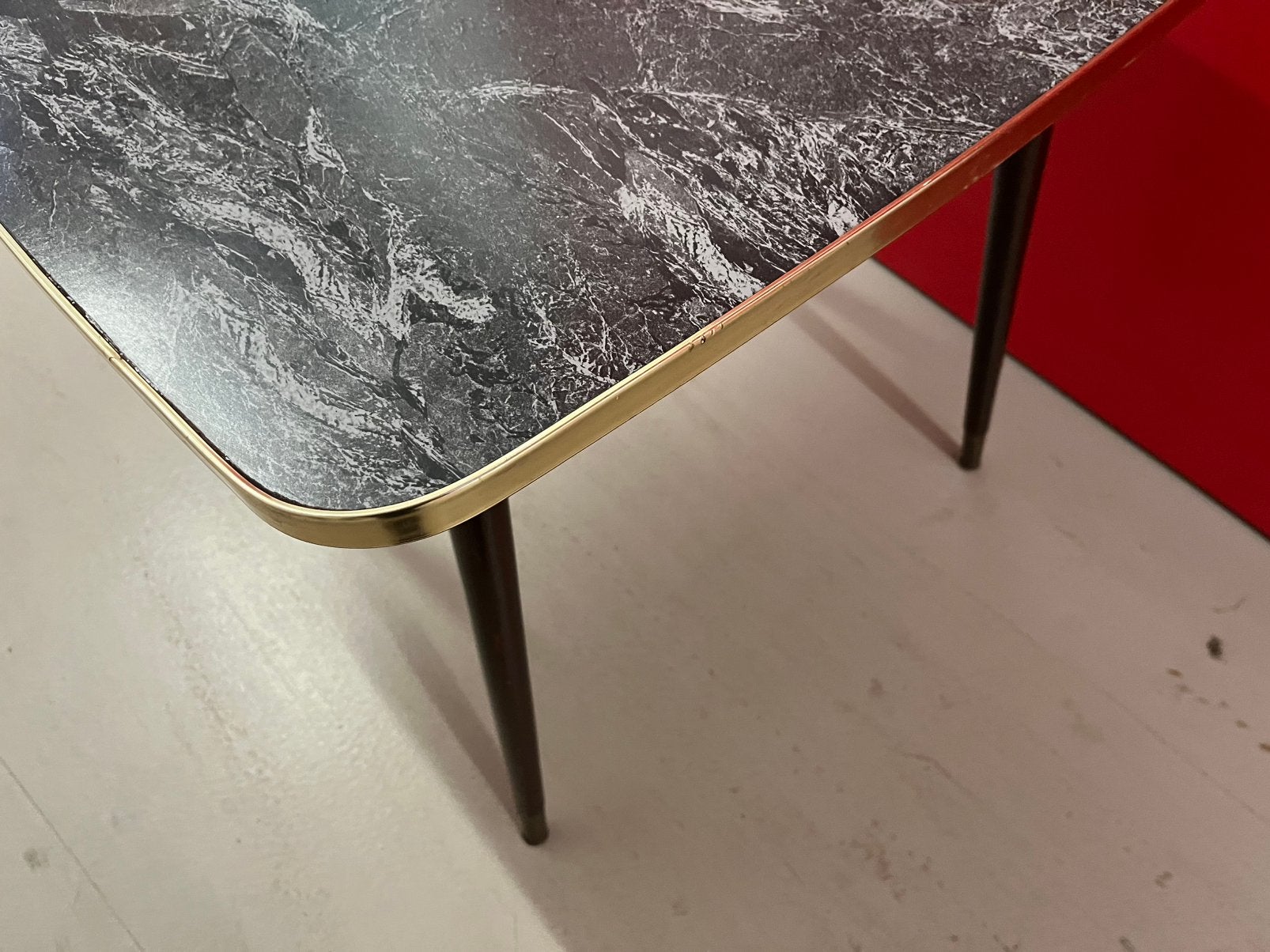 Leuke vintage tafel, Ophalen, Vierkant, 55 tot 75 cm, Zo goed als nieuw