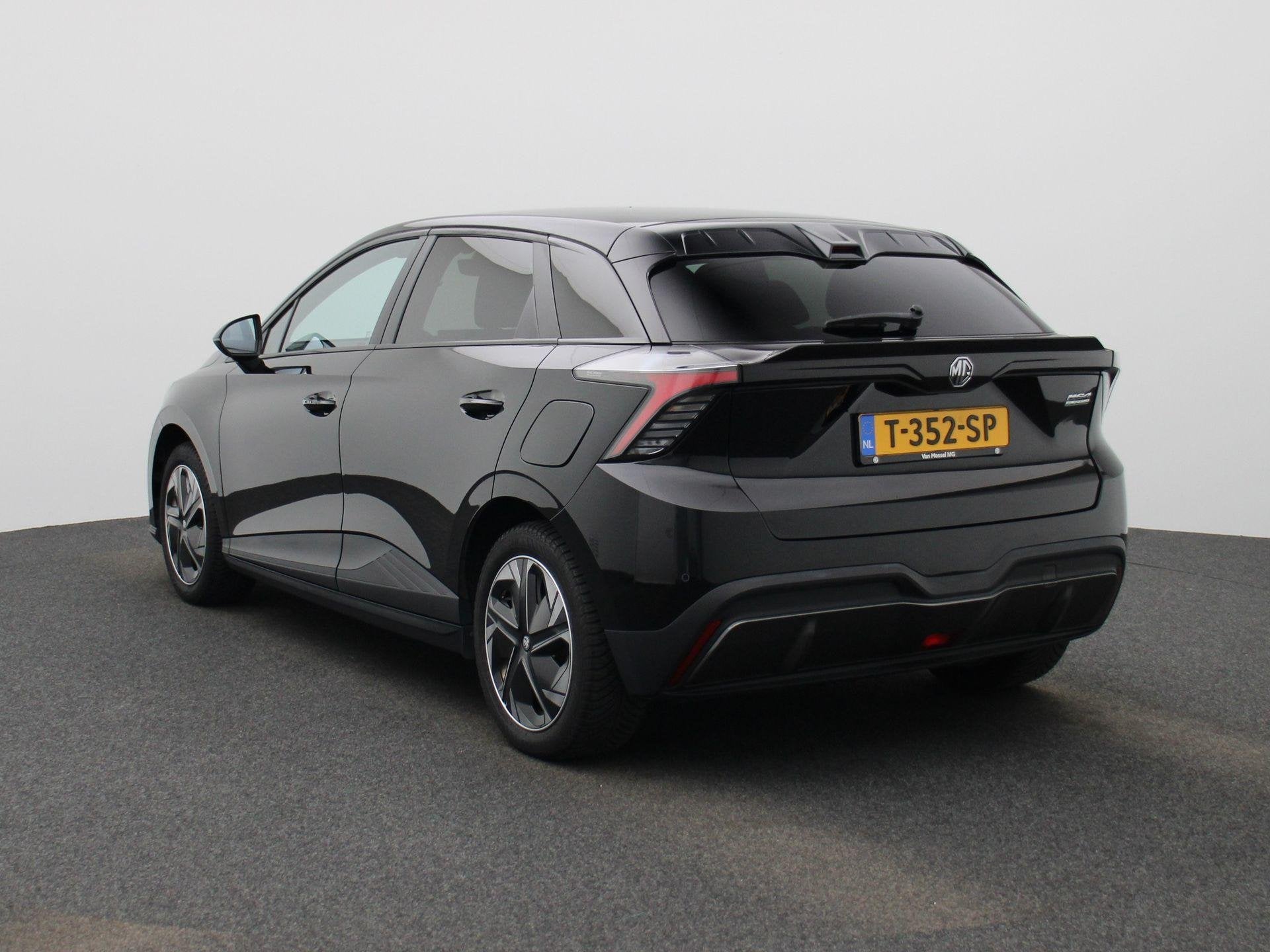 MG 4 Long Range Comfort 64 kWh 95,2% SOH | Carplay | Parkeer, Auto's, Automaat, 12 maanden, Achterwielaandrijving, Gebruikt
