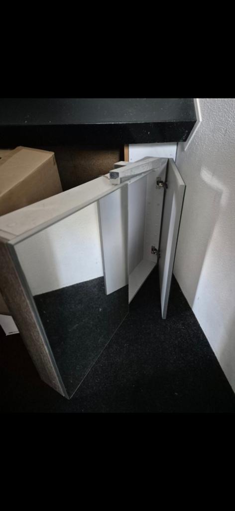 Badkamermeubel met wastafel en spiegelkast, Huis en Inrichting, Badkamer | Badkamermeubels, Gebruikt, Minder dan 100 cm, Wastafelkast