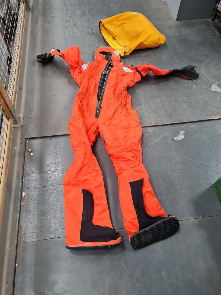 Musk Ox Overlevingspak - 2 stuks - One Size, Watersport en Boten, Watersportkleding, Musk Ox, Gebruikt, Drysuit, Ophalen of Verzenden