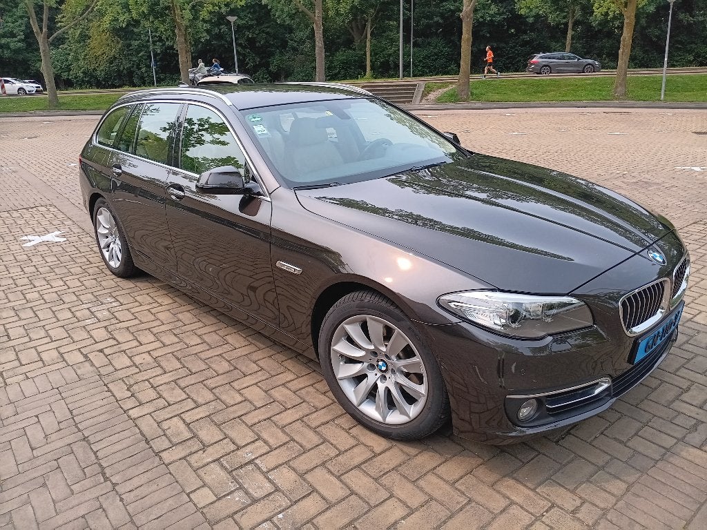 BMW 5-Serie 2.0 520D Touring AUT 2015 Bruin, Auto's, BMW, Achterwielaandrijving, 1995 cc, Stationwagon, Diesel