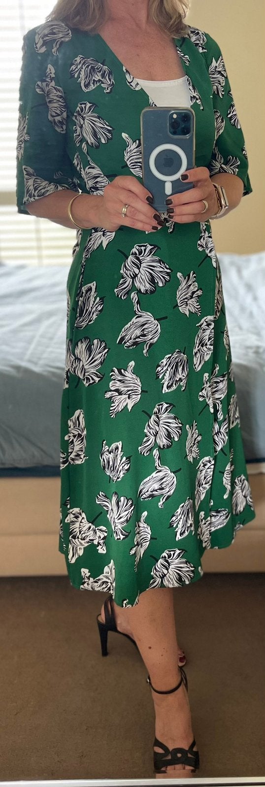 Groene wikkeljurk Shoeby zwart-witte tulpen XS, Kleding | Dames, Ophalen of Verzenden, Zo goed als nieuw, Maat 34 (XS) of kleiner