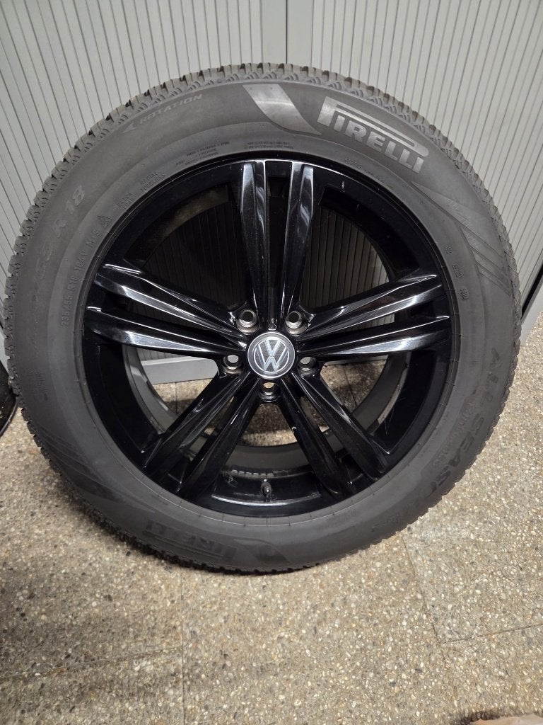 Set All Season banden met velg Pirelli 235/55/18, Auto-onderdelen, Ophalen, 18 inch, Gebruikt, 235 mm