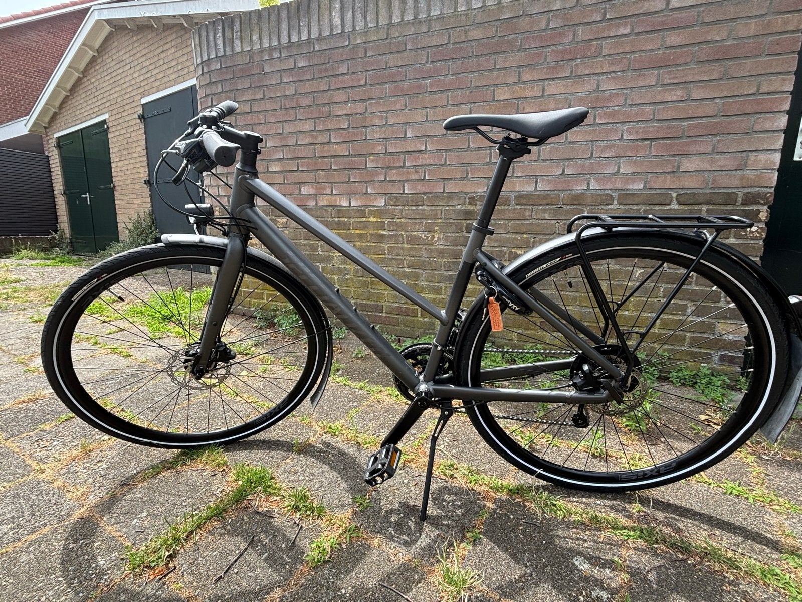 Specialized Sirrus 3.0 EQ Hybride damesfiets - Maat S, 28 inch, Zo goed als nieuw, 15 tot 20 versnellingen, Minder dan 47 cm