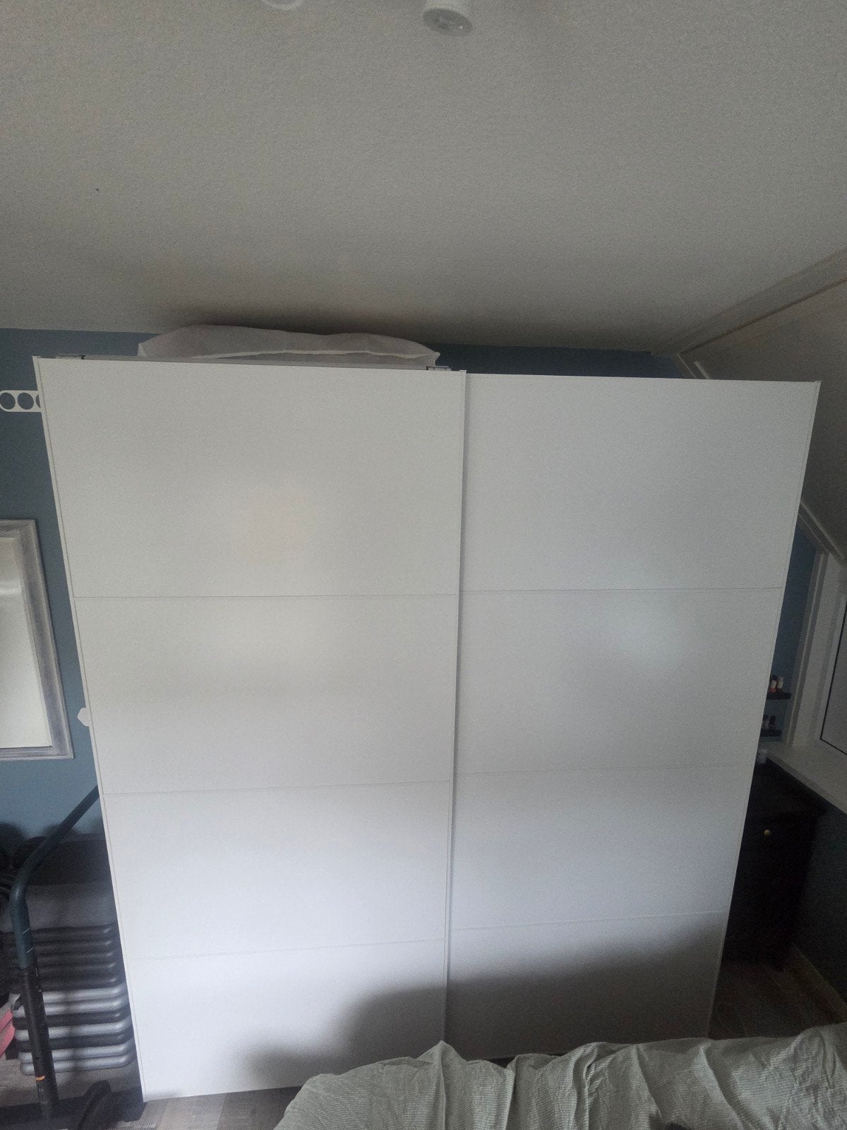 Witte Ikea Pax kast met Mehamn schuifdeuren en Komplement, Ophalen, Zo goed als nieuw