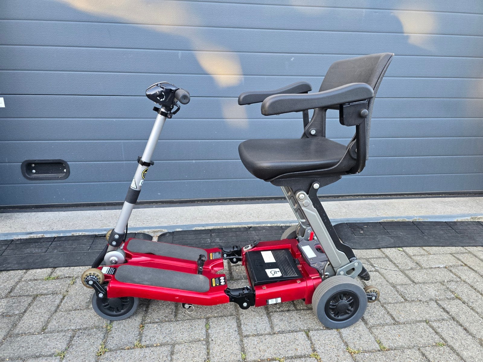 Mango Luggie opvouwbare scootmobiel, Ophalen, 10 km/u of minder, ., Zo goed als nieuw