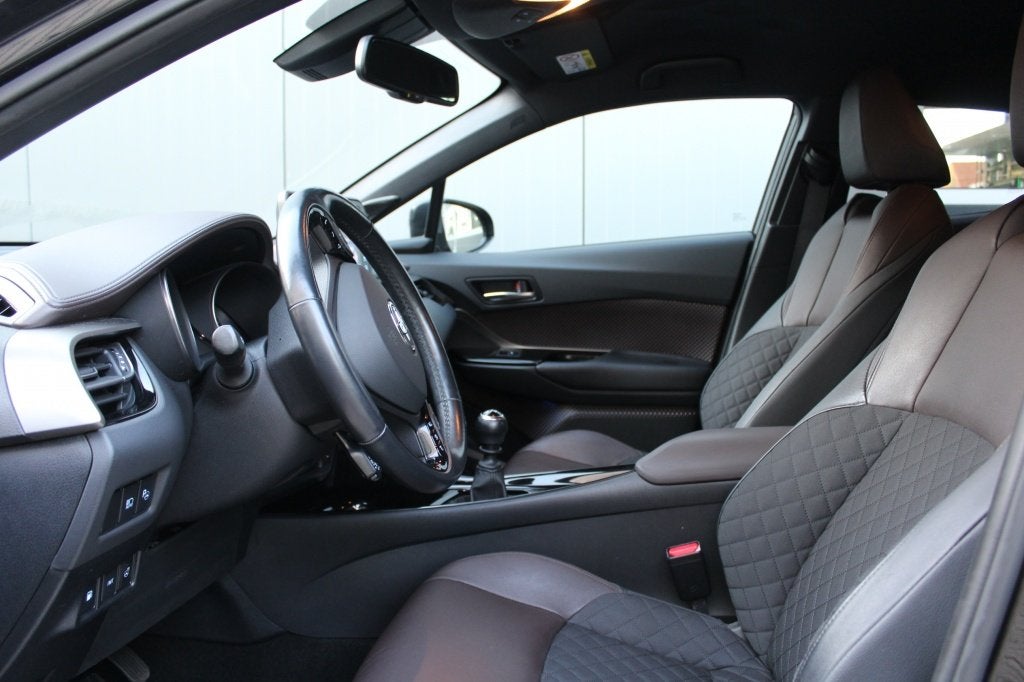 Toyota C-HR 1.2 Turbo Premium Edition / Winterpakket / 18" L, Auto's, Voorwielaandrijving, 12 maanden, Gebruikt, 116 pk